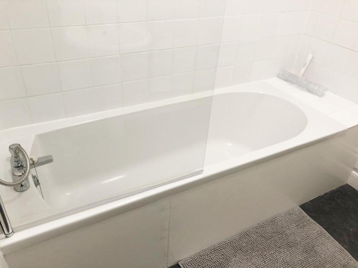 Sail Away. 1-Bed Apartment Close To The Beach 본머스 외부 사진